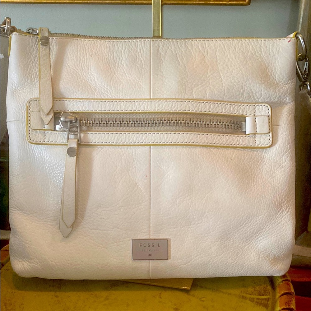 Fossil Dawson Zip Top Leather Crossbody. - Cream with Mustard trim w/Key